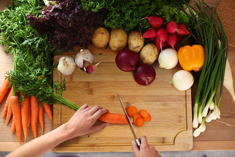 Bamboo Cutting Board with Juice Groove